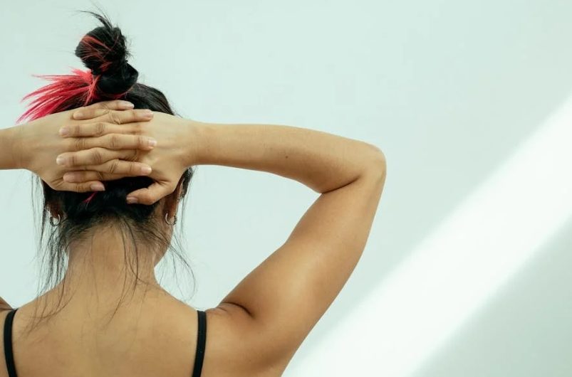 18 significati di sognare la perdita dei capelli