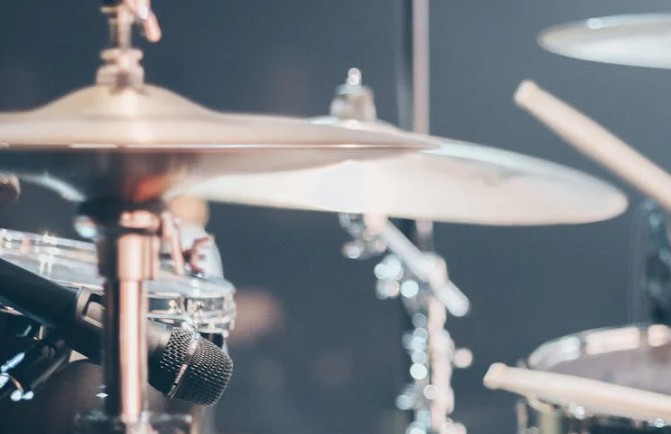 Sogna di suonare la batteria : 37 scenari e interpretazioni