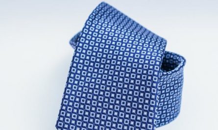 Sognare una cravatta : 52 scenari e interpretazioni