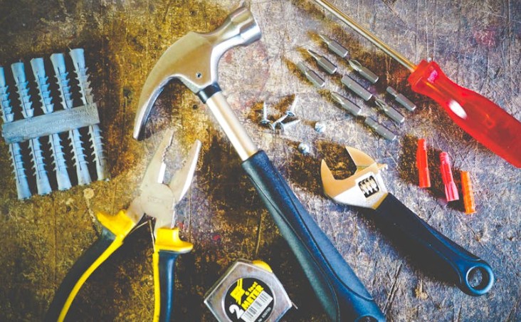 Sognare un martello : 41 scenari e interpretazioni