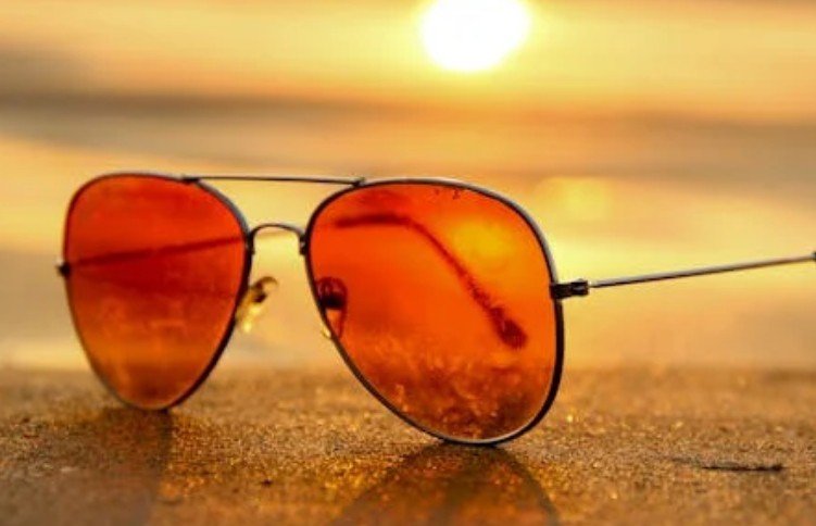 Sogna occhiali da sole : 35 scenari e interpretazioni