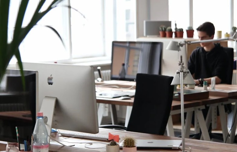 Sognare l'ufficio : 42 scenari e interpretazioni