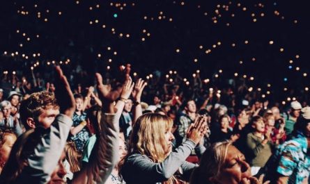 Sogna di battere le mani : 8 scenari e interpretazioni