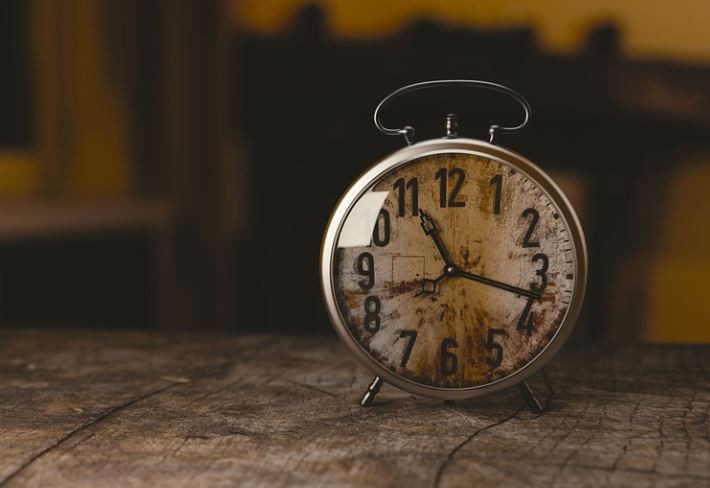 Sognare sveglia : 9 scenari e interpretazioni