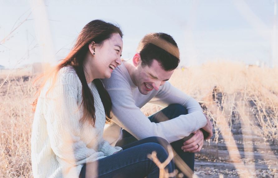 Sognare di sorridere : 19 scenari e interpretazioni