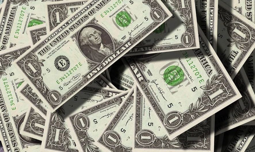 Sognare banconote false : 10 scenari e interpretazioni