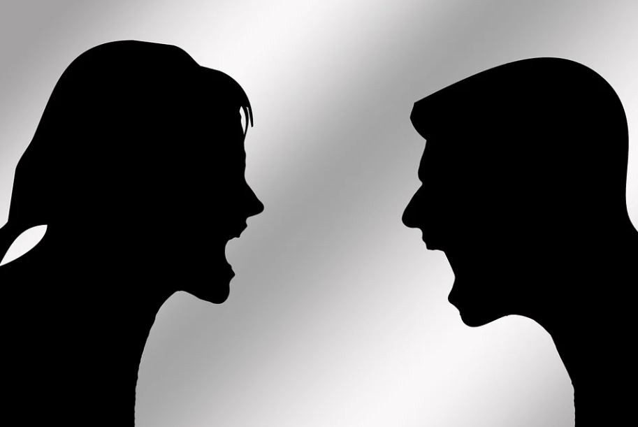 Sognare di bestemmiare : 10 scenari e interpretazioni