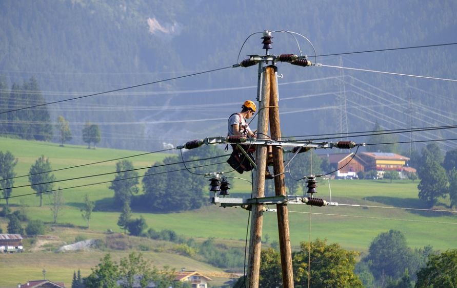 Sognare pali del telefono : 8 scenari e interpretazioni