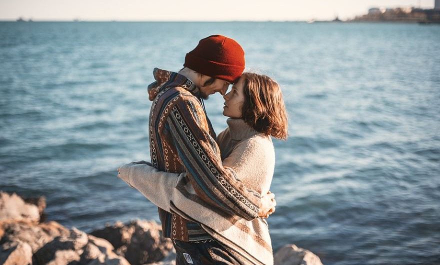 Sognare di abbracci : 21 scenari e interpretazioni