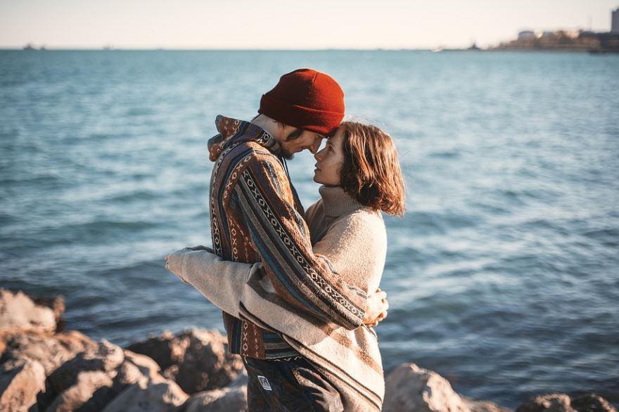 Sognare di abbracci : 21 scenari e interpretazioni