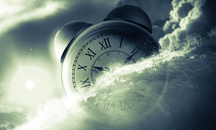 Sognare di tornare indietro nel tempo : 8 scenari e interpretazioni