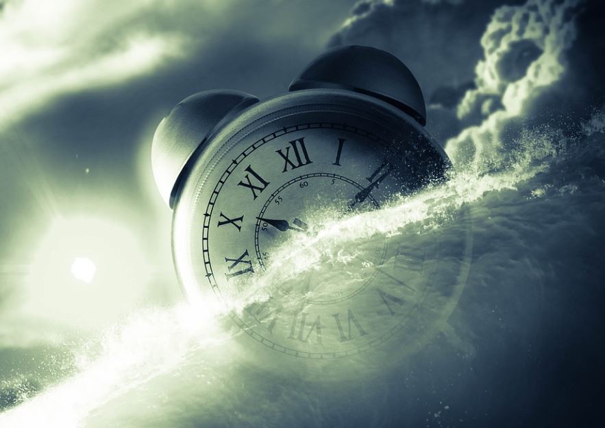 Sognare di tornare indietro nel tempo : 8 scenari e interpretazioni