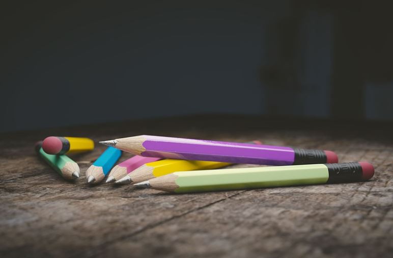 Sognare matite : 10 scenari e interpretazioni