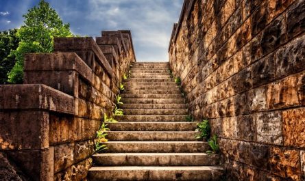 Sognare di salire le scale : 10 scenari e interpretazioni