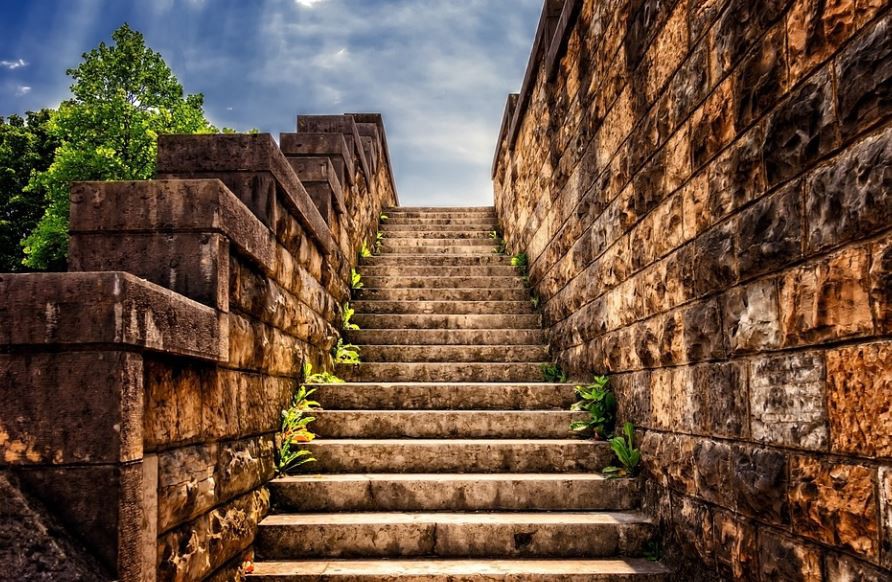 Sognare di salire le scale : 10 scenari e interpretazioni