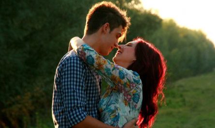 Sognare di baciare qualcuno che non conosci : 16 scenari e interpretazioni