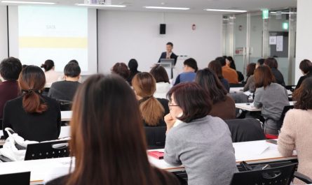 Sognare la scuola cram : 10 scenari e interpretazioni