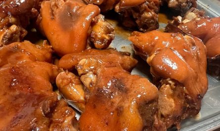 Sognare di mangiare zampetti di maiale : 7 scenari e interpretazioni