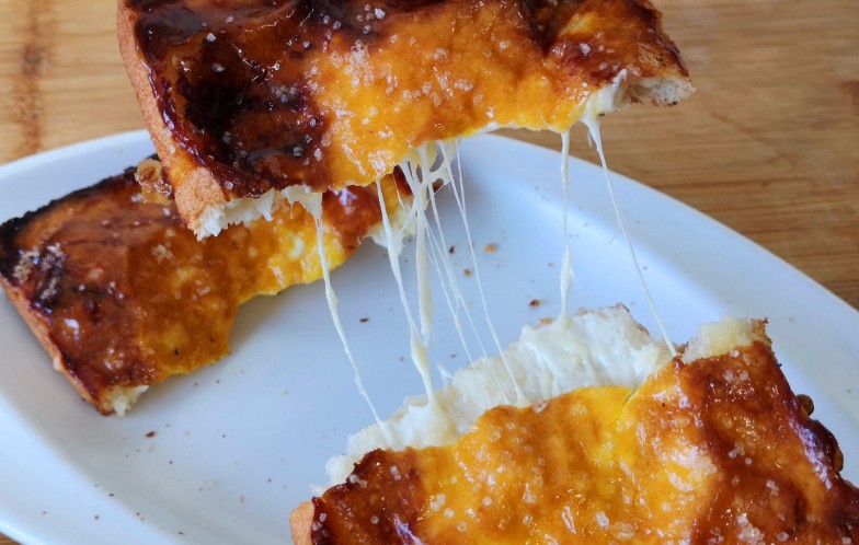 Sognare di fare un toast : 6 scenari e interpretazioni