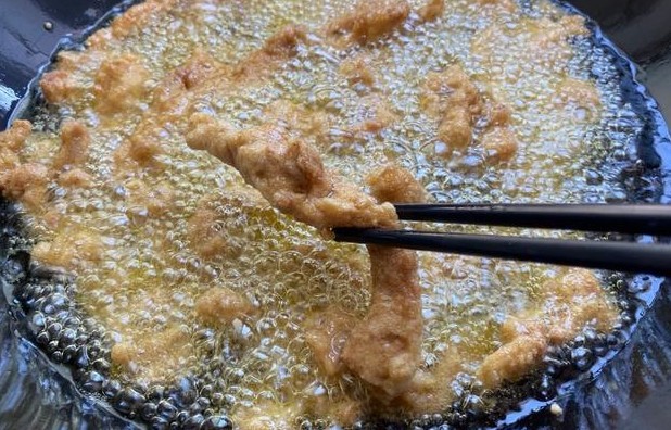 Sognare di mangiare cibo fritto : 8 scenari e interpretazioni