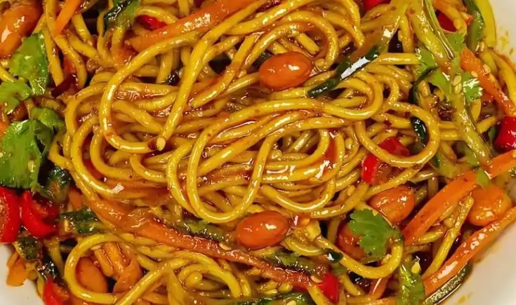 Sognare di mescolare i noodles : 16 scenari e interpretazioni