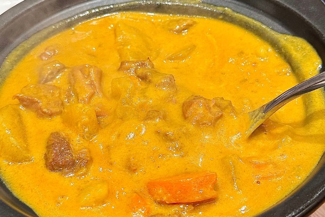 Sognando il curry : 24 scenari e interpretazioni