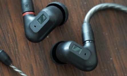 Sognando le cuffie : 18 scenari e interpretazioni