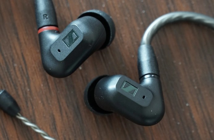 Sognando le cuffie : 18 scenari e interpretazioni