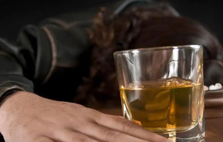 Sognare di essere ubriaco : 22 scenari e interpretazioni