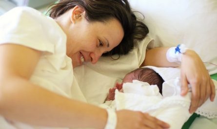Sognare che la madre partorisse un bambino : 20 scenari e interpretazioni