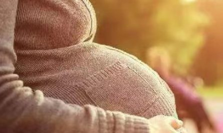 Sognare che i familiari siano incinte : 18 scenari e interpretazioni