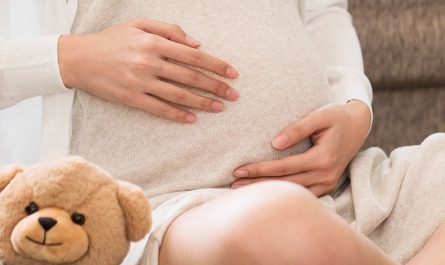 Sognare che tuo fratello sia incinta : 18 scenari e interpretazioni