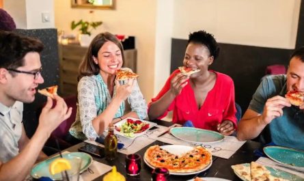 Sognare di mangiare con il tuo ex : 20 scenari e interpretazioni