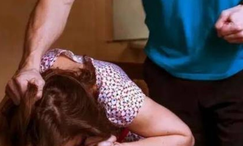 Sognare di essere picchiati da familiari : 18 scenari e interpretazioni