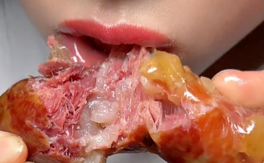 Sognare di mangiare salsicce : 9 scenari e interpretazioni