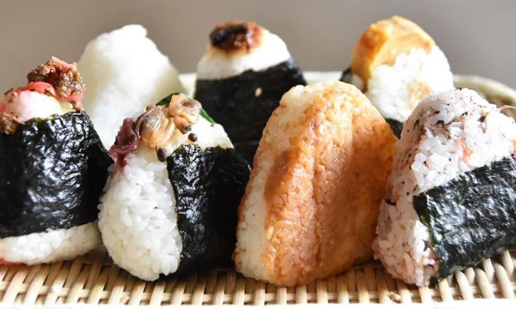 Sognare di mangiare polpette di riso : 7 scenari e interpretazioni