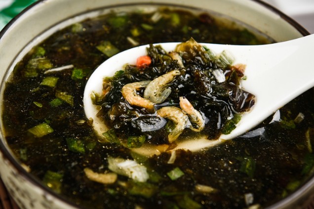 Sognare di mangiare zuppa di alghe : 11 scenari e interpretazioni