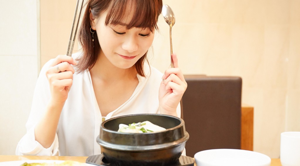 Sognare di mangiare con un ex : 10 scenari e interpretazioni