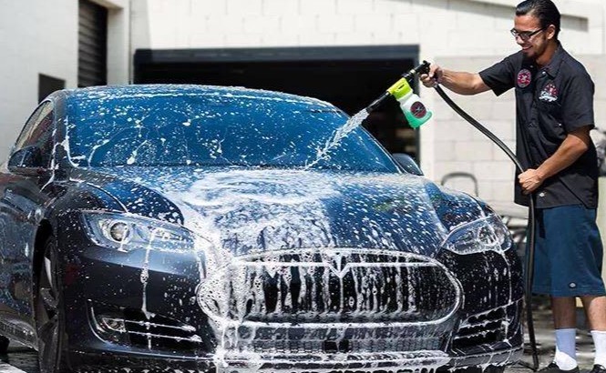 16 significati del sognare di lavare un'auto