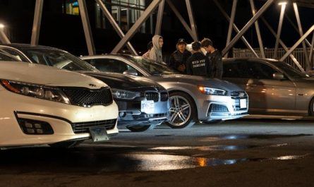 16 Significati Simbolici del Sognare un'Auto in Retromarcia