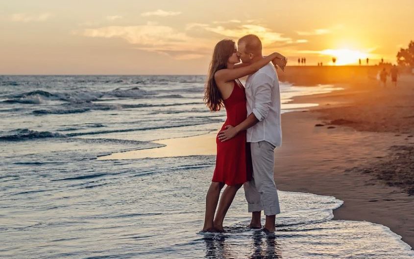 15 Simboli e Significati dei Sognare di Baciare