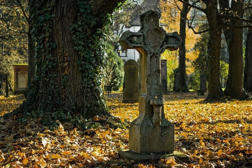 9 Simbolismi e Significati del Sognare la Morte di Tua Madre