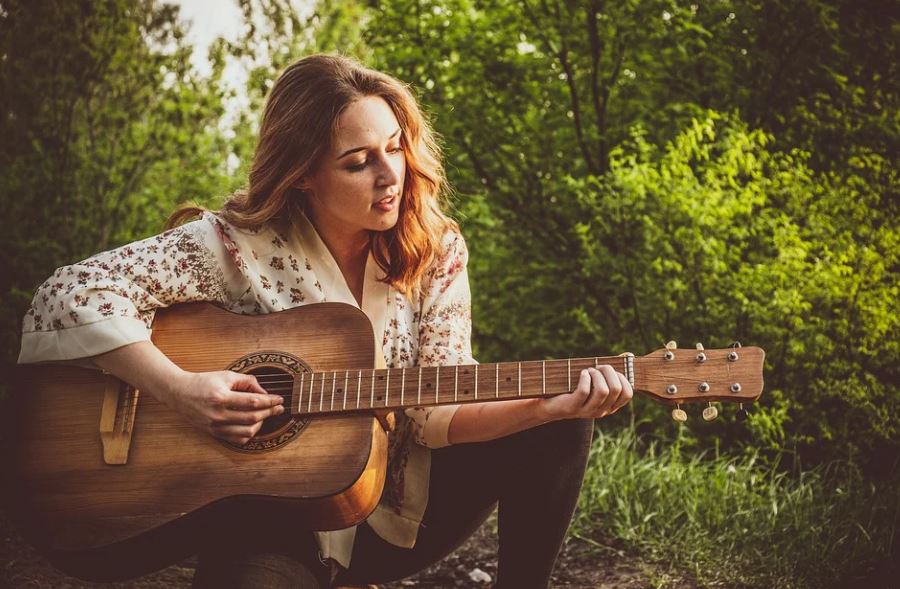 10 significati simbolici del sognare una chitarra
