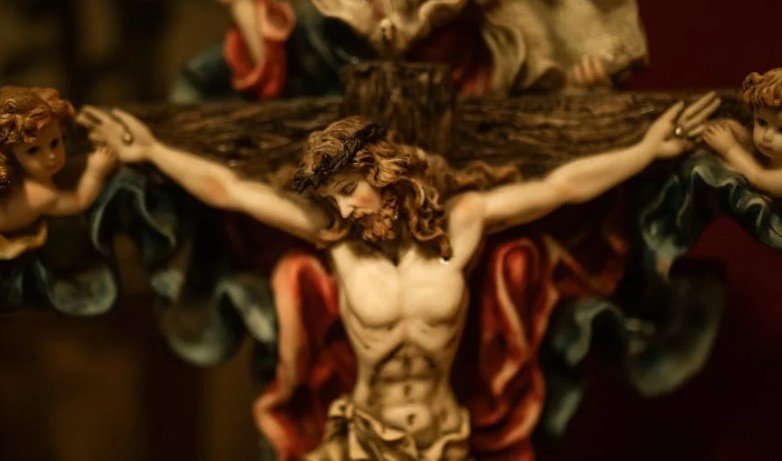 20 significati simbolici dei Sognare il Cattolicesimo