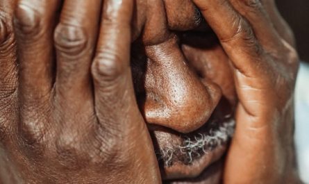 8 Significati Simbolici del Sognare il Suicidio di un Conoscente