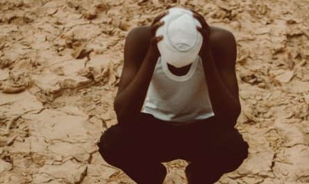 9 Significati Simbolici del Sognare la Morte di Tuo Cugino