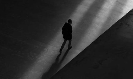 9 Significati Simbolici del Sognare la Morte di un Amico