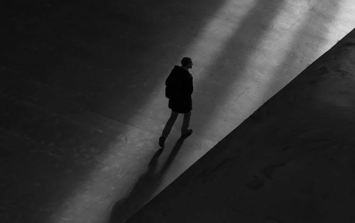 9 Significati Simbolici del Sognare la Morte di un Amico