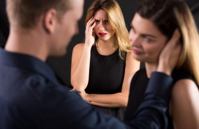 19 Significati Simbolici del Sognare la Gelosia
